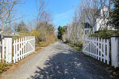 917 Broad Street, Shrewsbury, NJ 07702 - Photo 2