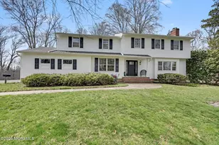 49 Hampton Dr, Freehold, NJ 07728 - Photo 2