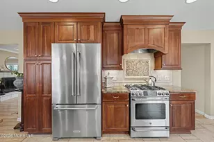 49 Hampton Dr, Freehold, NJ 07728 - Photo 10