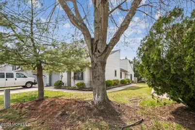 92 Lexington Circle, Matawan, NJ 07747 - Photo 8