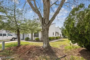 92 Lexington Cir, Matawan, NJ 07747 - Photo 8