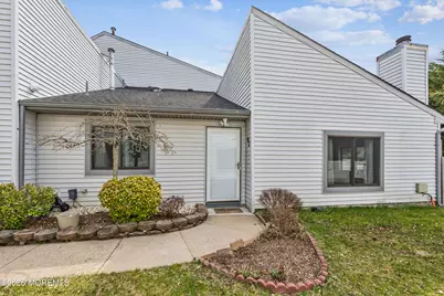 92 Lexington Circle, Matawan, NJ 07747 - Photo 1