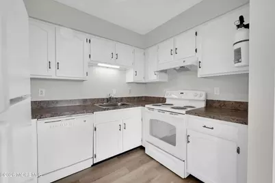 D-7 Hillside Court, Highlands, NJ 07732 - Photo 14