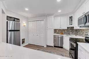 8 Manchester Ct, Red Bank, NJ 07701 - Photo 12