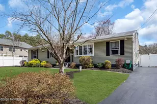 7 Chestnut Dr, Jackson, NJ 08527 - Photo 2
