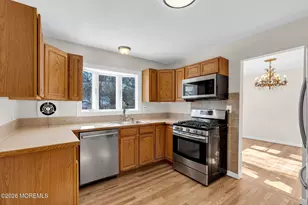 7 Klein St, Oakhurst, NJ 07755 - Photo 6