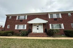 15 Azalea Ct, Eatontown, NJ 07724 - Photo 2