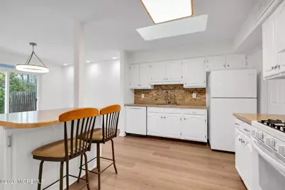 89 Oak Lane, Eatontown, NJ 07724 - Photo 4