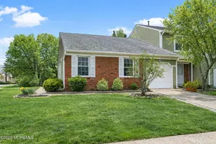 89 Oak Ln, Eatontown, NJ 07724 - Photo 1