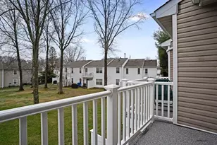 34 S Pointe Cir, Tinton Falls, NJ 07753 - Photo 10