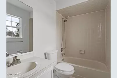 34 S Pointe Circle, Tinton Falls, NJ 07753 - Photo 8