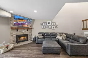 19 Rambling Meadow Ct, Eatontown, NJ 07724 - Photo 12