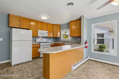 13 Barbados Drive S, Toms River Township, NJ 08757 - Photo 10