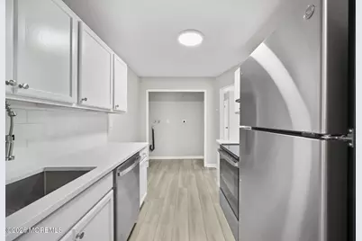 127 Amberly Drive #C, Manalapan Township, NJ 07726 - Photo 4