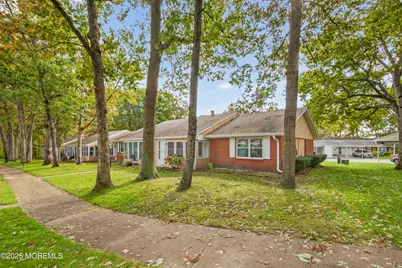 72F Dorchester Drive, Lakewood, NJ 08701 - Photo 4