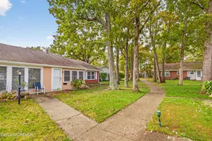 72F Dorchester Dr, Lakewood, NJ 08701 - Photo 2