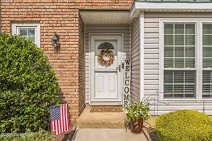 4 Vassar Pl, Morganville, NJ 07751 - Photo 2