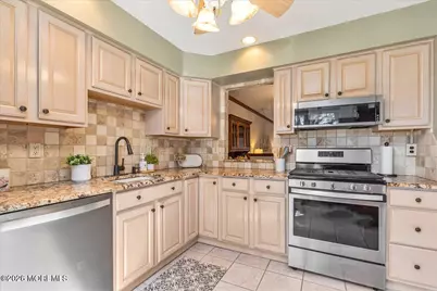 266 Gloucester Court, Aberdeen Township, NJ 07747 - Photo 8