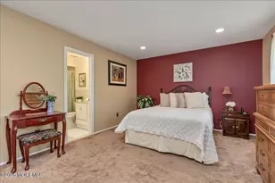 266 Gloucester Ct, Aberdeen Township, NJ 07747 - Photo 22