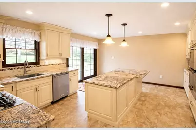 255 Double Creek Parkway, Freehold, NJ 07728 - Photo 4