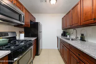 69 Arlington Ct, Holmdel, NJ 07733 - Photo 8