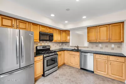 85 Dartmouth Place, Morganville, NJ 07751 - Photo 4