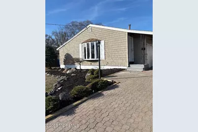 42 Boulevard E, Keyport, NJ 07735 - Photo 1