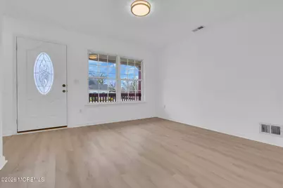 723 Woodland Avenue, Burlington, NJ 08016 - Photo 6