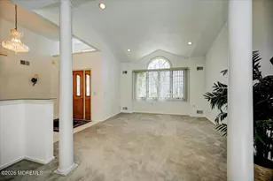 17 Umberland Pl, Monroe Township, NJ 08831 - Photo 4