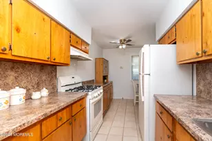 1 Connecticut Ct, Matawan, NJ 07747 - Photo 10