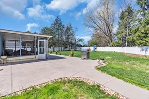 22 Collingwood Rd, Marlboro Township, NJ 07746 - Photo 58