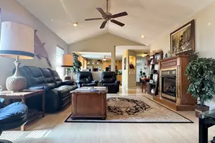 27 Rosewood Dr, Lakewood, NJ 08701 - Photo 10