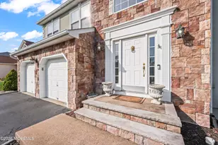 17 Sun Hollow Rd, Howell Township, NJ 07731 - Photo 2