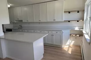 35 Manchester Ct, Freehold, NJ 07728 - Photo 6