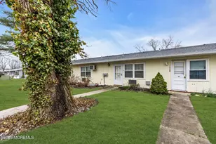 108 Edinburgh Ln, Lakewood, NJ 08701 - Photo 6