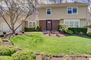 8 Sherman Ct, Manalapan Township, NJ 07726 - Photo 2