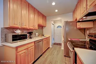 19 Pine Cluster Cir, Manalapan Township, NJ 07726 - Photo 12