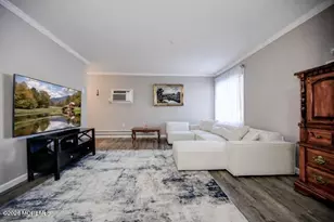 19 Pine Cluster Cir, Manalapan Township, NJ 07726 - Photo 6