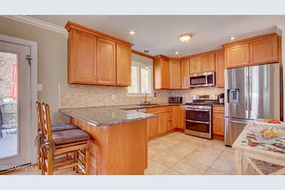 39 Royal Road, Freehold, NJ 07728 - Photo 16