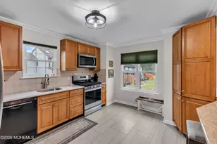 321 Oak Knoll Dr, Manalapan Township, NJ 07726 - Photo 8