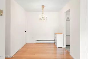 154 Cross Slope Ct, Manalapan Township, NJ 07726 - Photo 6