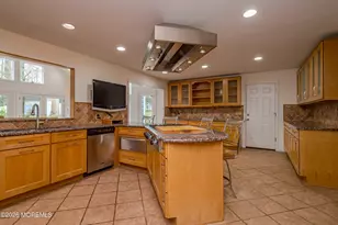 25 Dellwood Ct, Middletown, NJ 07748 - Photo 20