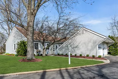 24 Calle De Elvira #F, Freehold, NJ 07728 - Photo 2