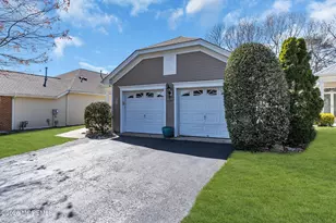 27 Greenfields Dr, Lakewood, NJ 08701 - Photo 4