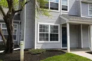 401 Hampton Ct, Manalapan Township, NJ 07726 - Photo 2