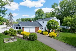 21 Applegate Rd, Freehold, NJ 07728 - Photo 4