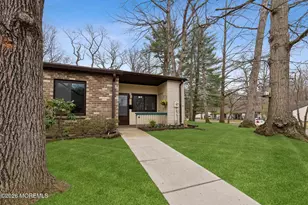 102 Arrowood Rd, Manalapan Township, NJ 07726 - Photo 4