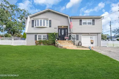 853 Spray Avenue, Beachwood, NJ 08722 - Photo 2