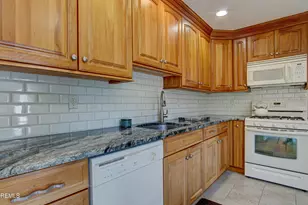 37 Hummingbird Ct, Marlboro Township, NJ 07746 - Photo 20