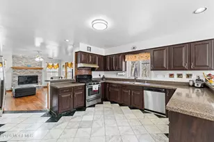 35 Trish Ct, Matawan, NJ 07747 - Photo 12